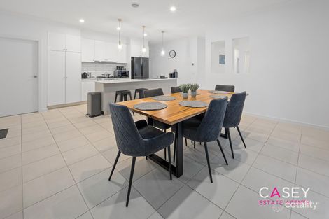 Property photo of 10 Tangemere Way Cranbourne East VIC 3977