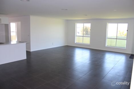 Property photo of 6 Opal Court Kelso NSW 2795