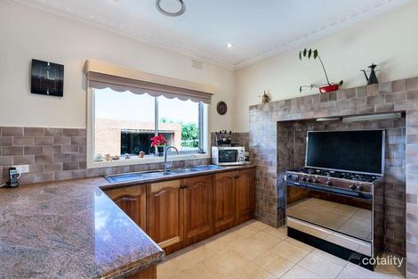 Property photo of 18 Fiddes Street Reservoir VIC 3073