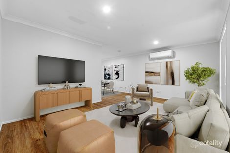 Property photo of 27 Cusack Close St Helens Park NSW 2560