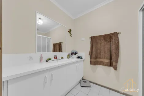 Property photo of 20 Dewpoint Crescent Hampton Park VIC 3976