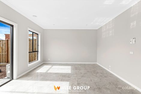 Property photo of 54 Fenway Boulevard Clyde North VIC 3978