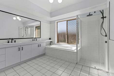 Property photo of 40 Coolabah Crescent Bridgeman Downs QLD 4035
