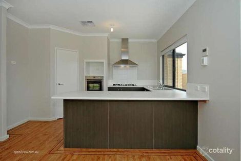 Property photo of 4 Paris Gardens Hocking WA 6065