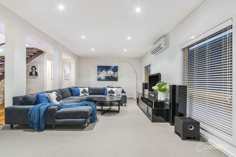 Property photo of 18 Lyme Park Circle Caroline Springs VIC 3023