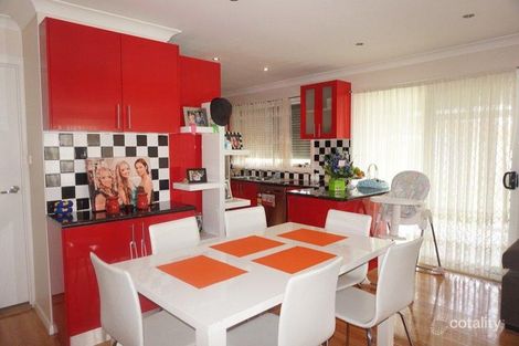 Property photo of 10 Allard Place Hassall Grove NSW 2761