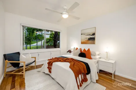 Property photo of 129 Hillview Crescent Whitfield QLD 4870