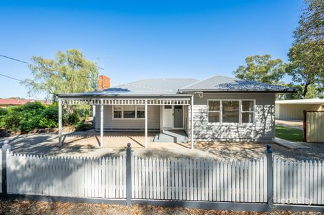 33 Murray Ave, Numurkah, VIC 3636