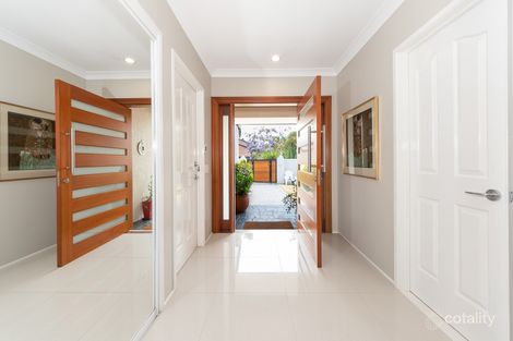 Property photo of 39 Charolais Crescent Benowa QLD 4217