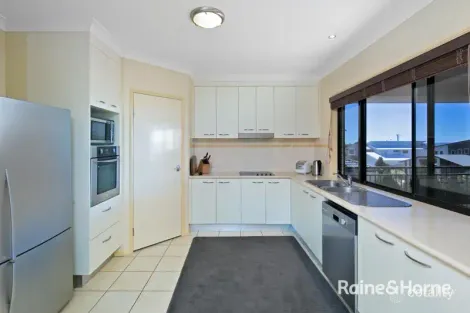 Property photo of 54 Spinnaker Circuit Redland Bay QLD 4165