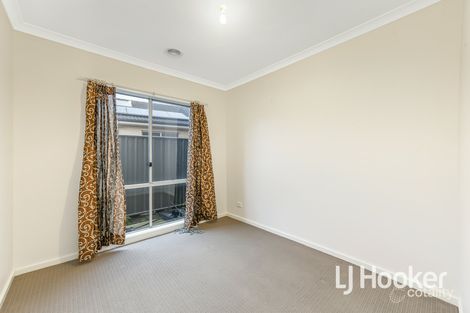 Property photo of 42 Datura Avenue Cranbourne North VIC 3977