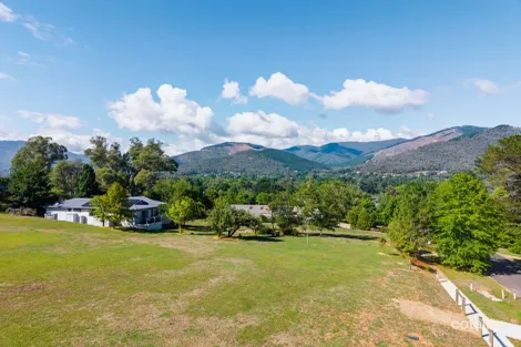 30 Mount Porepunkah Rd, Bright, VIC 3741