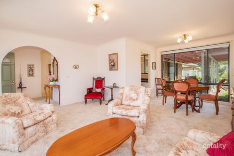 Property photo of 18 Seaview Close Eleebana NSW 2282