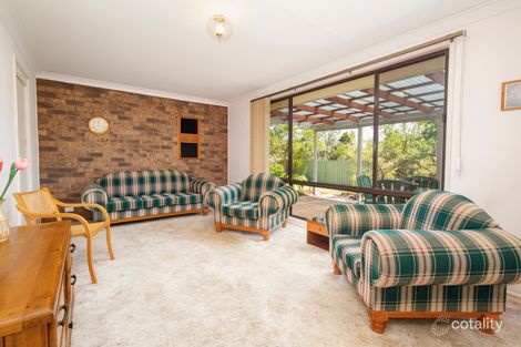 Property photo of 18 Seaview Close Eleebana NSW 2282