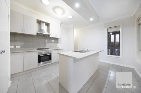 Property photo of 28 Stringybark Avenue Brookfield VIC 3338