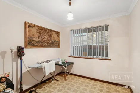 Property photo of 129 Miles Street Karrinyup WA 6018