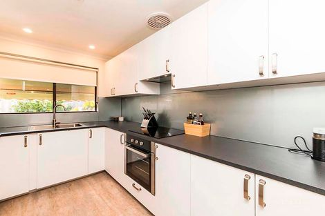 2/15 Fitzpatrick Way, Noranda, WA 6062