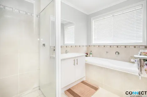 Property photo of 36 Springhill Drive Cranbourne VIC 3977