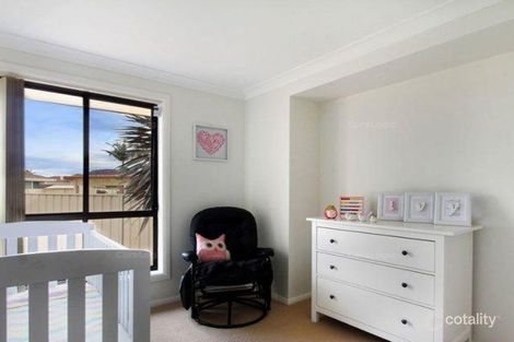 Property photo of 2/17 Sunnybank Crescent Horsley NSW 2530