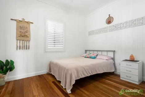 Property photo of 36 Queen Street Scarborough QLD 4020