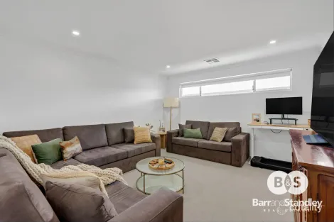 Property photo of 43 Hazelgrove Crescent Millbridge WA 6232