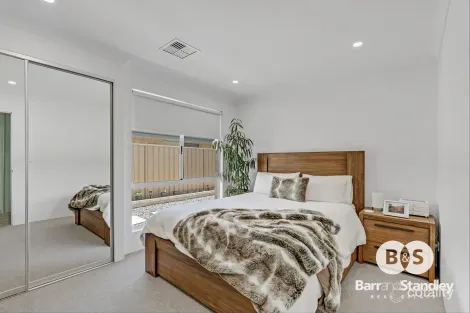 Property photo of 43 Hazelgrove Crescent Millbridge WA 6232