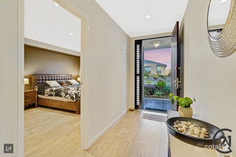 Property photo of 10 Corinda Street Clyde North VIC 3978