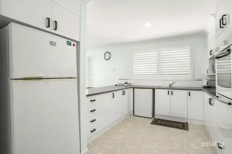 Property photo of 38 Carrabeen Drive Old Bar NSW 2430