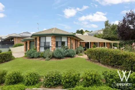 Property photo of 12 Cherrywood Crescent Llanarth NSW 2795