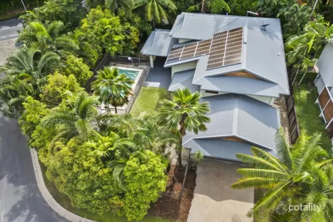 Property photo of 14 Barrier Close Clifton Beach QLD 4879