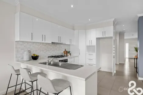 Property photo of 21 Knoll Walk Epping VIC 3076