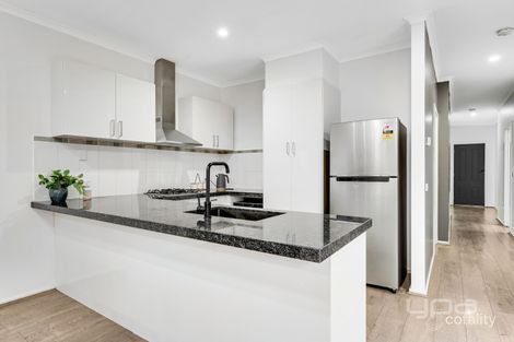 Property photo of 3 Yorkshire Terrace Craigieburn VIC 3064