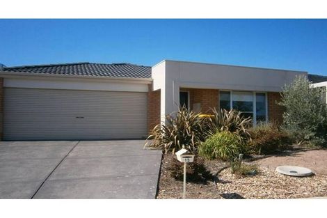 Property photo of 15 Duncombe Park Way Deer Park VIC 3023