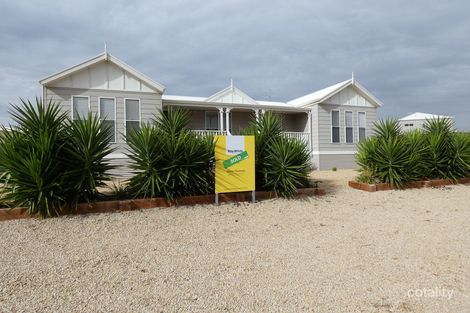 18 Magazine Bay Rd, Point Turton, SA 5575