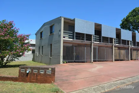 2/96 Herries St, East Toowoomba, QLD 4350
