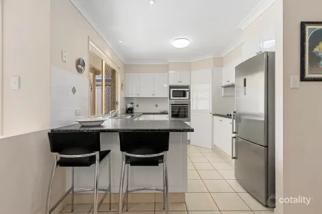 Property photo of 2/10 Yarra Close Banora Point NSW 2486