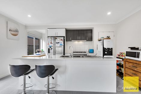 Property photo of 28 Postema Drive Point Cook VIC 3030