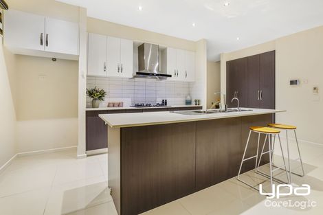 Property photo of 4/18 Lorimer Street Caroline Springs VIC 3023