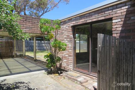 2/33 Railway Pde, Seaford, VIC 3198