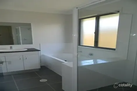 Property photo of 19 Cable Court Blacks Beach QLD 4740