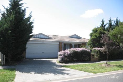 10 Saintly Gr, Berwick, VIC 3806