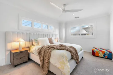 Property photo of 12 Nautica Crescent Shell Cove NSW 2529