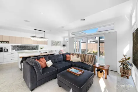 Property photo of 12 Nautica Crescent Shell Cove NSW 2529