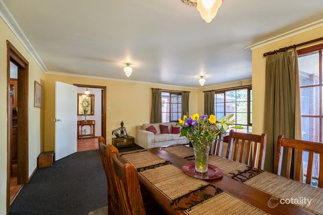 Property photo of 3 Greenleaf Court Eltham North VIC 3095
