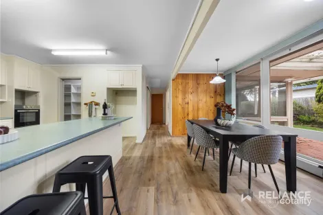 Property photo of 18 Thompson Court Werribee VIC 3030