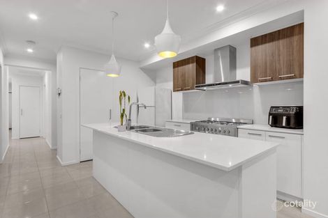 Property photo of 30 Berrima Crescent Wollert VIC 3750