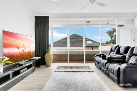 Property photo of 43 Waples Road Unanderra NSW 2526