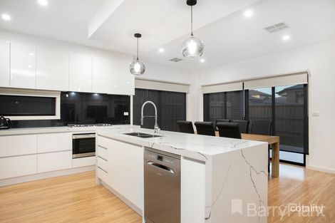 17 Greenhaven Dr, Greenvale, VIC 3059