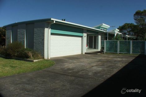 Property photo of 5 Carrabeen Drive Old Bar NSW 2430