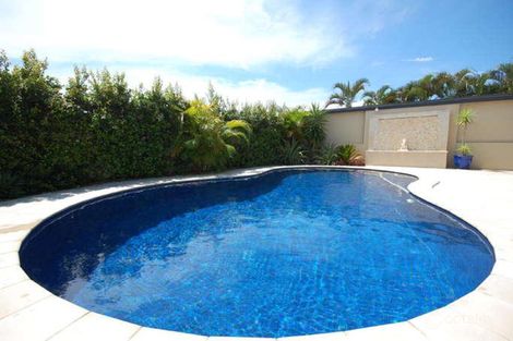 Property photo of 21 Selkirk Avenue Benowa QLD 4217